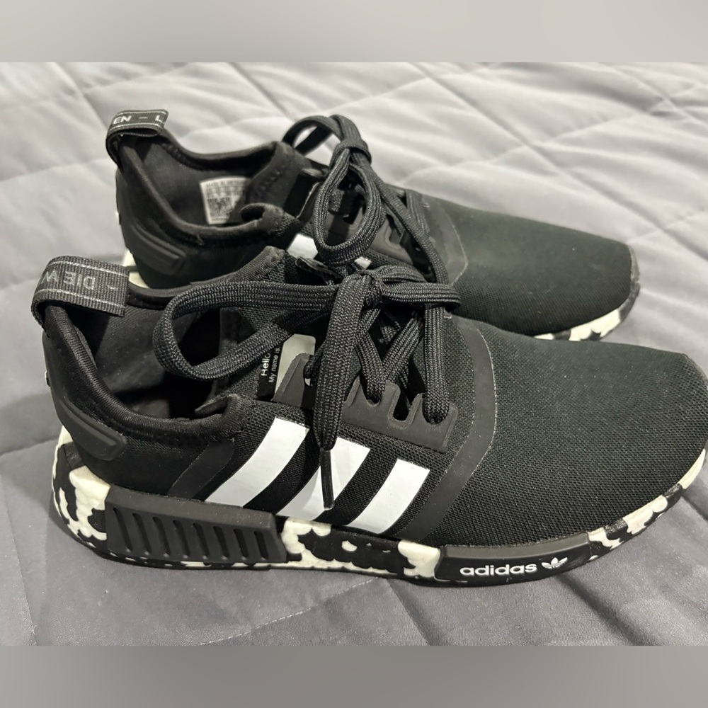 Adidas Black and White Athletic Shoes youth sz 5.5 women’s 7 fits 7.5